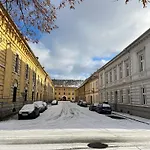 Artillery Barracks Vandrarhem *